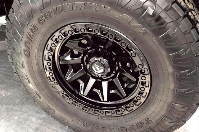 Photo of 2022 GRAY Ford Bronco