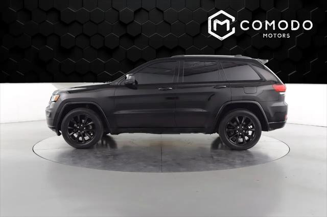 Photo of 2020 Diamond Black Crystal Pearl Jeep Grand Cherokee