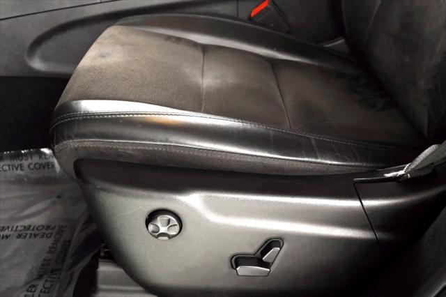 Photo of 2020 Diamond Black Crystal Pearl Jeep Grand Cherokee