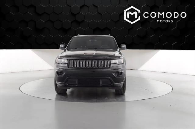 Photo of 2020 Diamond Black Crystal Pearl Jeep Grand Cherokee