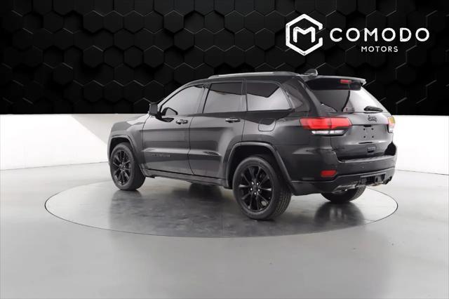 Photo of 2020 Diamond Black Crystal Pearl Jeep Grand Cherokee