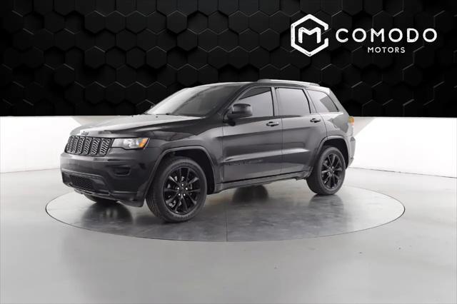 Photo of 2020 Diamond Black Crystal Pearl Jeep Grand Cherokee