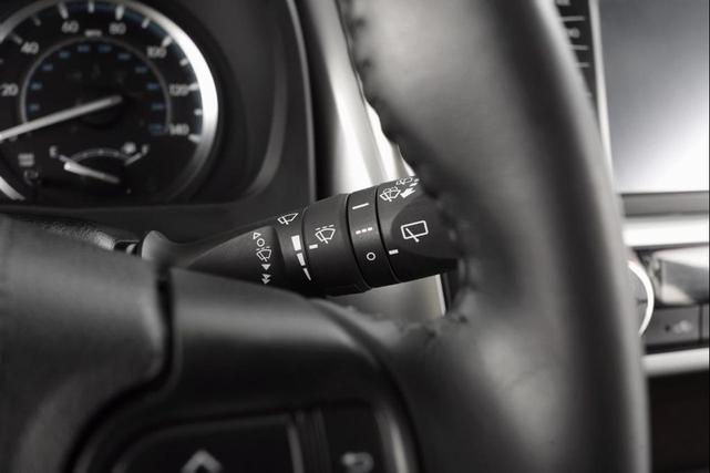 Photo of 2019 Midnight Black Metallic Toyota Highlander