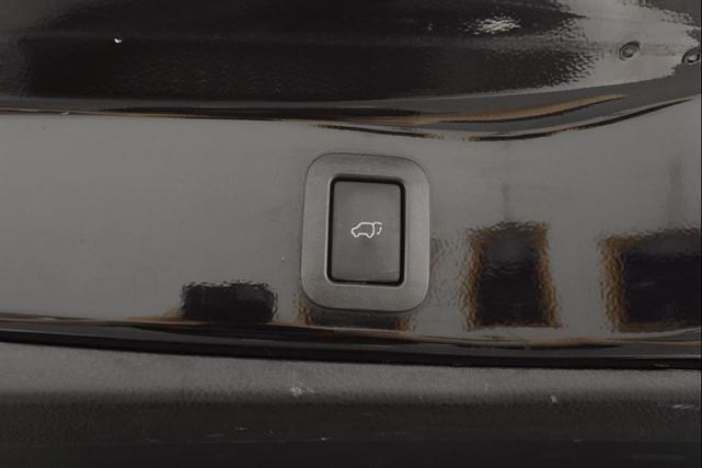 Photo of 2019 Midnight Black Metallic Toyota Highlander