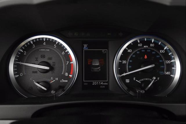 Photo of 2019 Midnight Black Metallic Toyota Highlander
