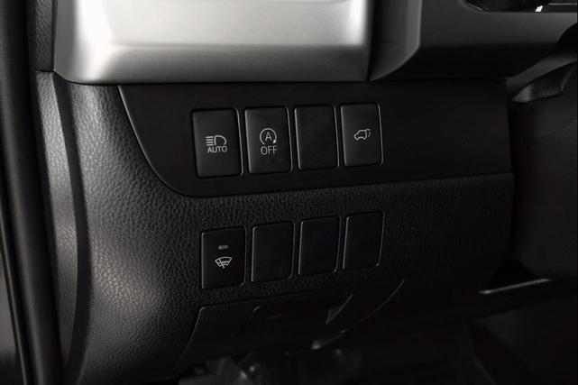 Photo of 2019 Midnight Black Metallic Toyota Highlander