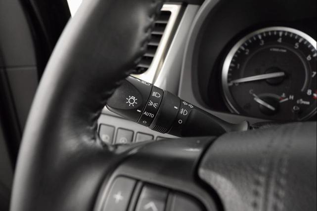 Photo of 2019 Midnight Black Metallic Toyota Highlander
