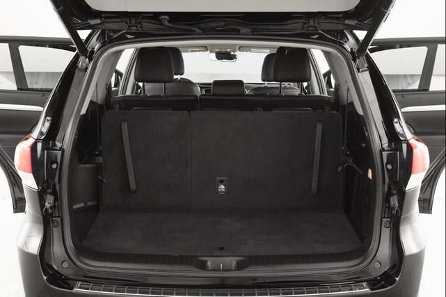 Photo of 2019 Midnight Black Metallic Toyota Highlander