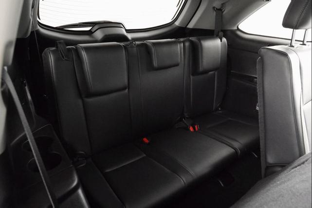 Photo of 2019 Midnight Black Metallic Toyota Highlander
