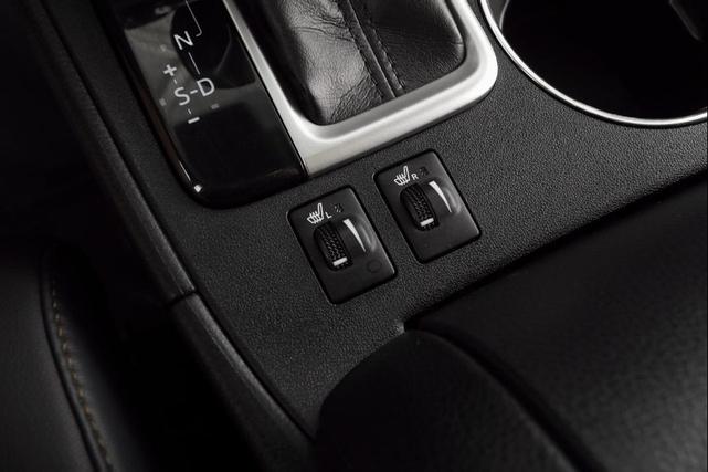 Photo of 2019 Midnight Black Metallic Toyota Highlander