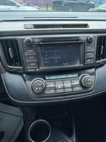 Photo of 2015 Super White Toyota RAV4