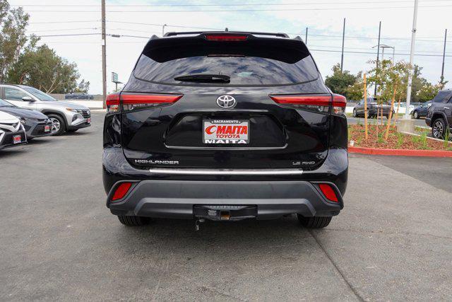 Photo of 2022 Midnight Black Metallic Toyota Highlander