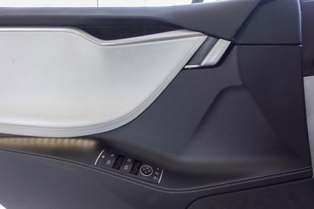 Photo of 2017 Silver Metallic Tesla Model S