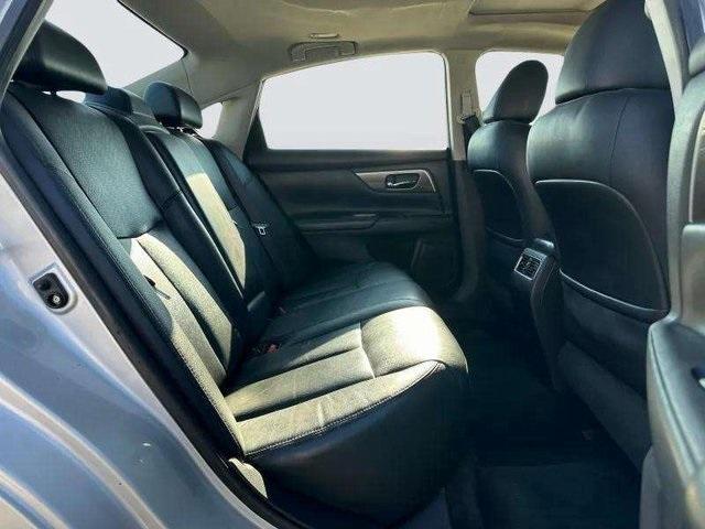 Photo of 2014 Brilliant Silver Nissan Altima
