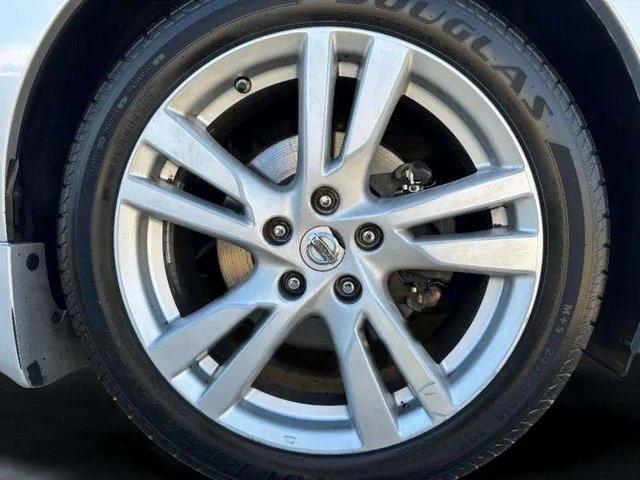 Photo of 2014 Brilliant Silver Nissan Altima