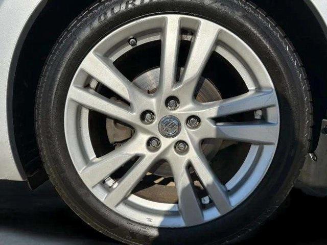 Photo of 2014 Brilliant Silver Nissan Altima