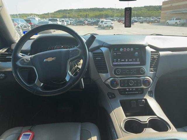 Photo of 2016 Silver Ice Metallic Chevrolet Suburban