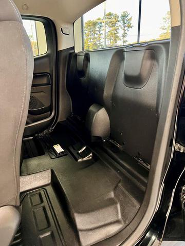 Photo of 2021 Black Chevrolet Colorado