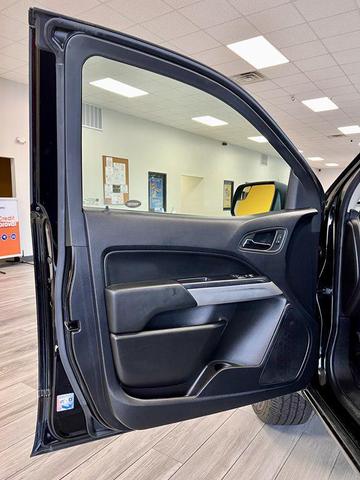 Photo of 2021 Black Chevrolet Colorado
