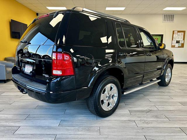 Photo of 2005 Black Clearcoat Ford Explorer
