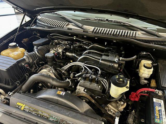 Photo of 2005 Black Clearcoat Ford Explorer