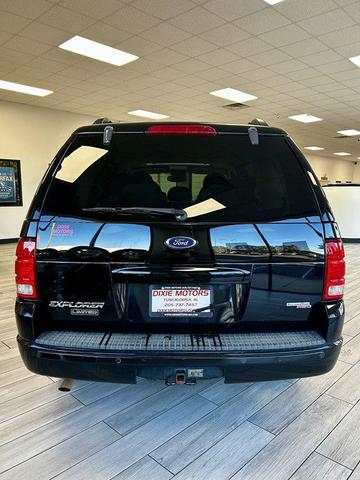 Photo of 2005 Black Clearcoat Ford Explorer