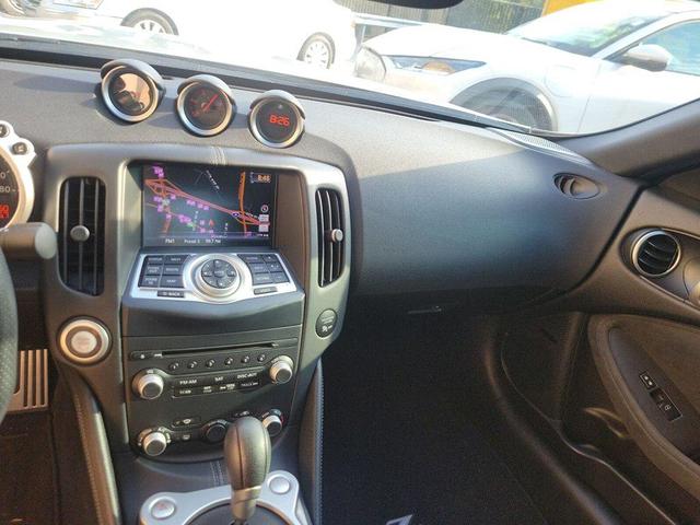 Photo of 2011 Brilliant Silver Metallic Nissan 370Z