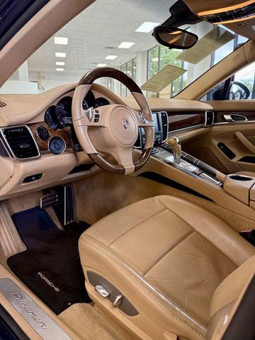 Photo of 2011 BLUE Porsche Panamera