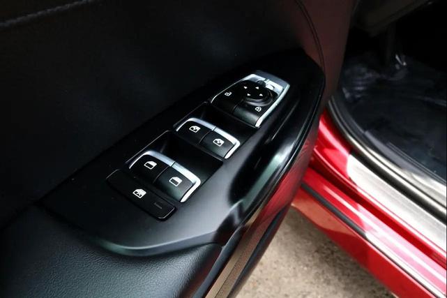 Photo of 2021 Red Kia K5