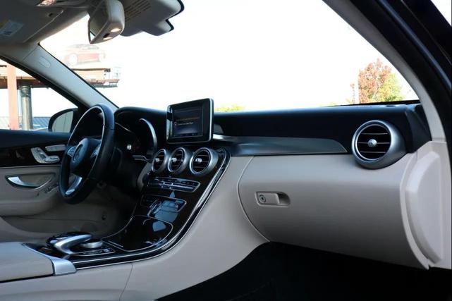 Photo of 2015 Black Mercedes-Benz C-Class