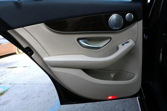 Photo of 2015 Black Mercedes-Benz C-Class