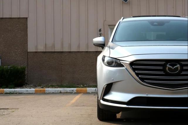 Photo of 2018 Silver Mazda CX-9