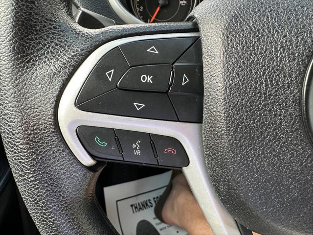 Photo of 2016 Billet Silver Metallic Clearcoat Jeep Cherokee