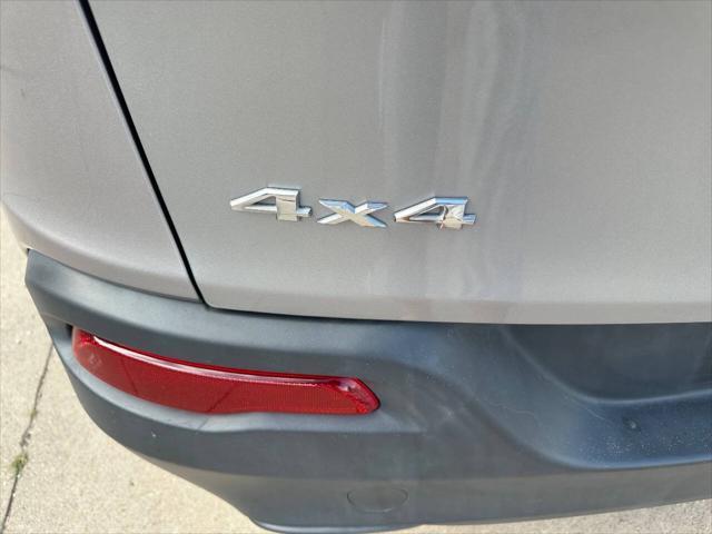 Photo of 2016 Billet Silver Metallic Clearcoat Jeep Cherokee