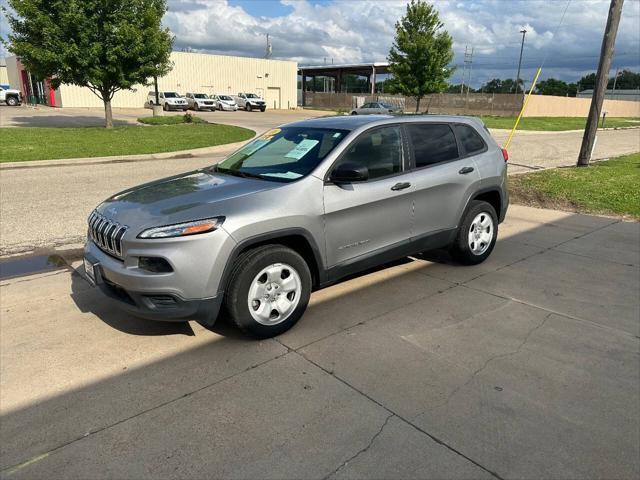 Photo of 2016 Billet Silver Metallic Clearcoat Jeep Cherokee