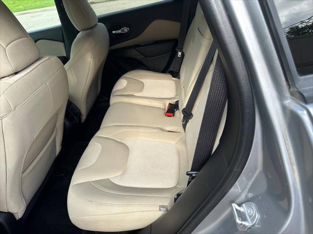 Photo of 2016 Billet Silver Metallic Clearcoat Jeep Cherokee