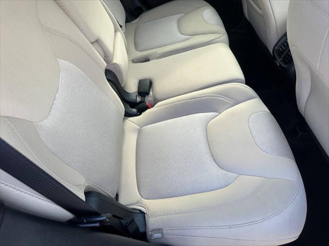 Photo of 2016 Billet Silver Metallic Clearcoat Jeep Cherokee