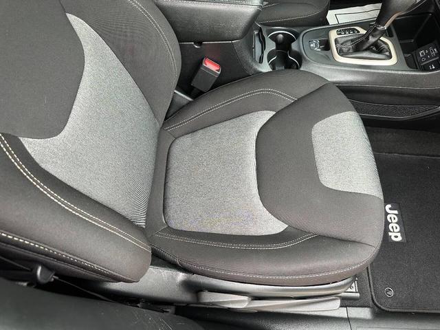 Photo of 2018 Billet Silver Metallic Clearcoat Jeep Cherokee
