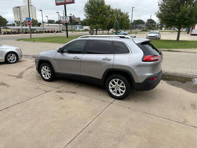 Photo of 2018 Billet Silver Metallic Clearcoat Jeep Cherokee