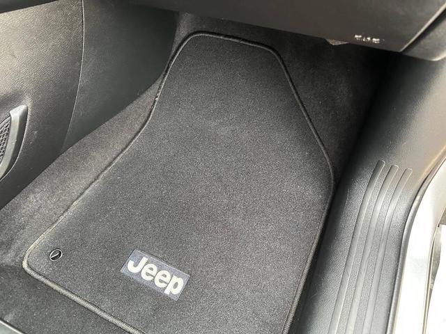 Photo of 2018 Billet Silver Metallic Clearcoat Jeep Cherokee