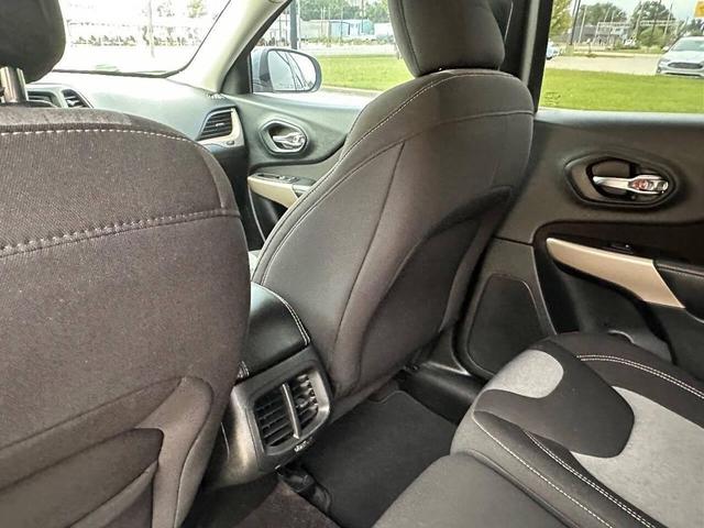 Photo of 2018 Billet Silver Metallic Clearcoat Jeep Cherokee