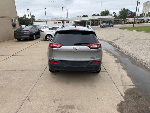Photo of 2018 Billet Silver Metallic Clearcoat Jeep Cherokee