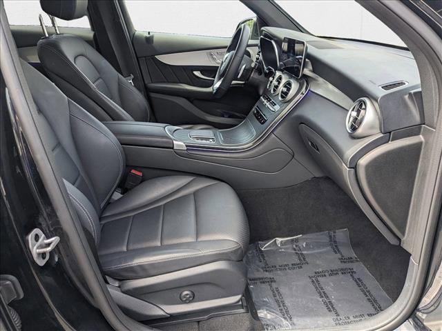 Photo of 2022 Black Mercedes-Benz GLC 300