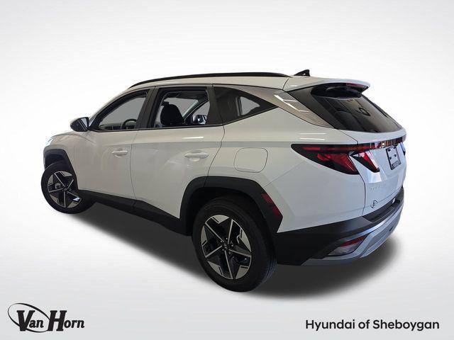 Photo of 2025 White Pearl Hyundai TUCSON