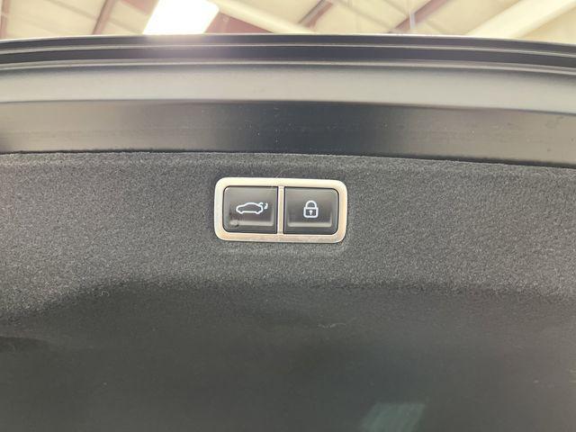 Photo of 2024 Onyx Black Hyundai SONATA Hybrid