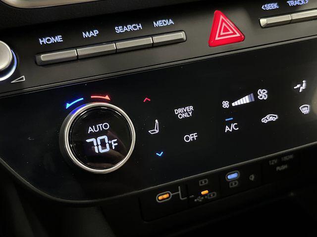 Photo of 2024 Onyx Black Hyundai SONATA Hybrid