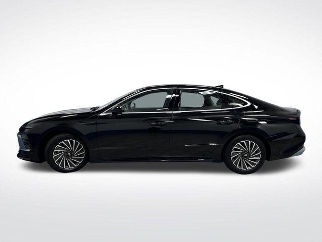 Photo of 2024 Onyx Black Hyundai SONATA Hybrid