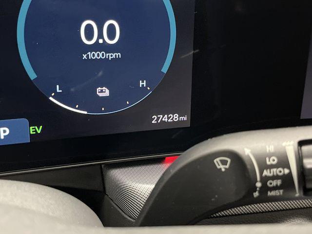 Photo of 2024 Onyx Black Hyundai SONATA Hybrid