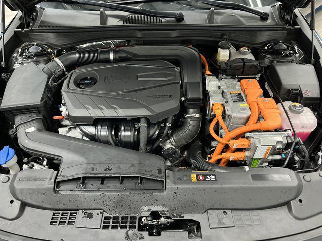 Photo of 2024 Onyx Black Hyundai SONATA Hybrid