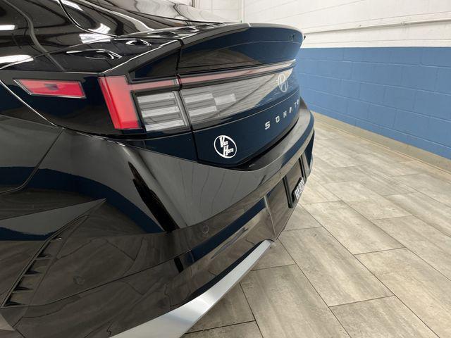 Photo of 2024 Onyx Black Hyundai SONATA Hybrid